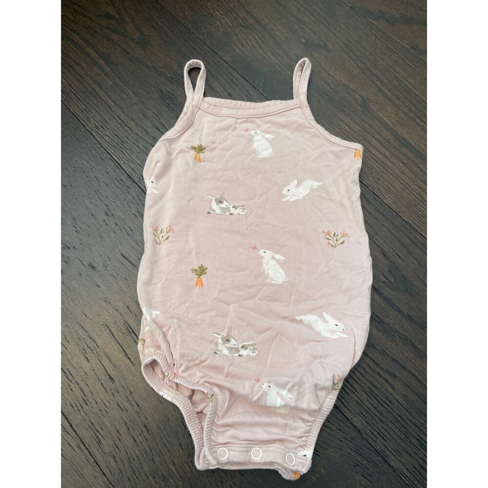 Gently preloved kyte baby tank top onesie bunnies Easter 12-18 months